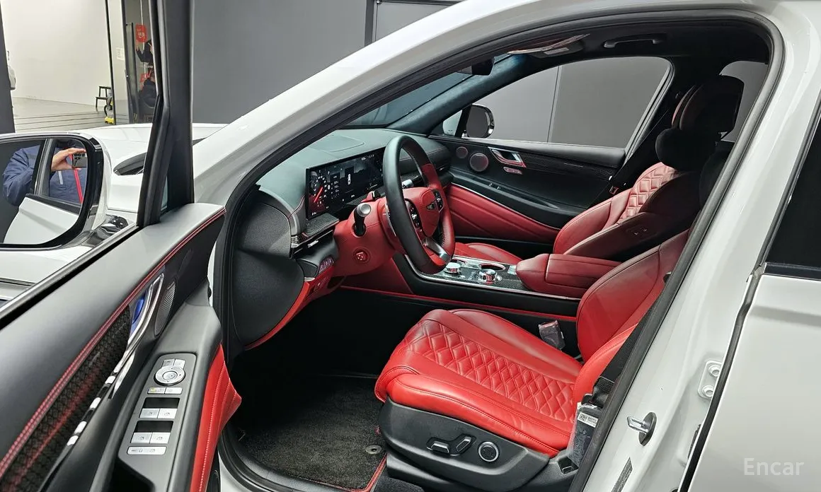 Фото 10 - Genesis GV80