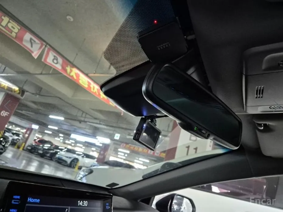 Фото 16 - Toyota Camry