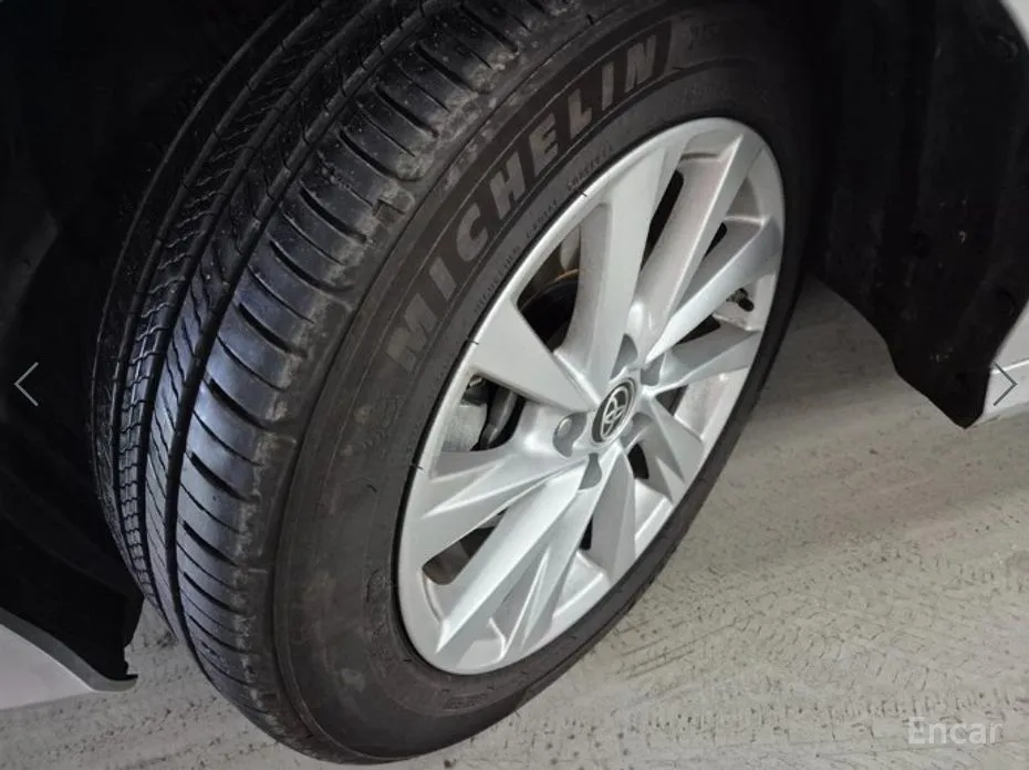 Фото 18 - Toyota Camry