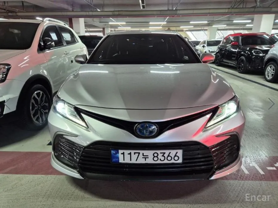 Фото 2 - Toyota Camry