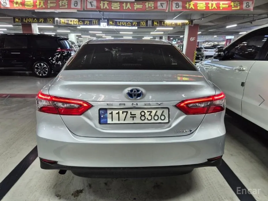 Фото 3 - Toyota Camry