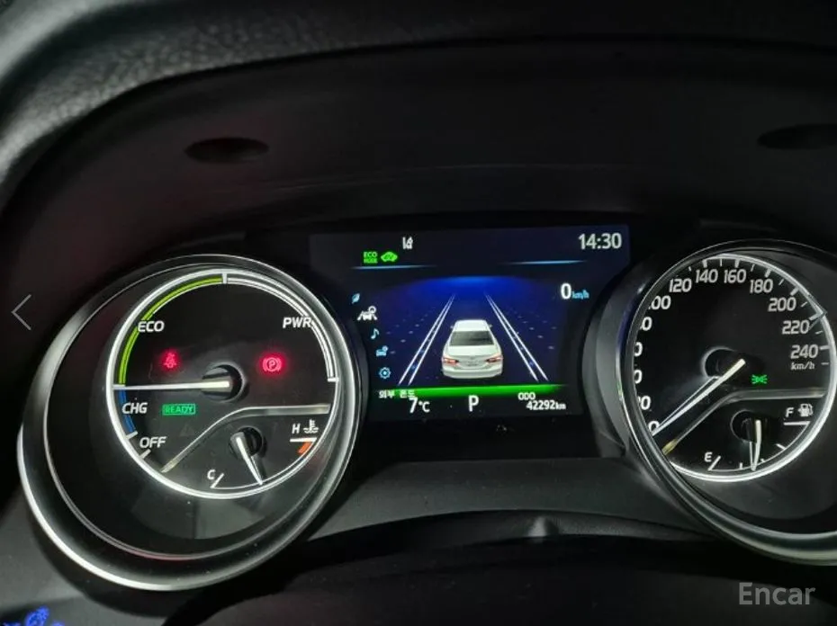 Фото 9 - Toyota Camry