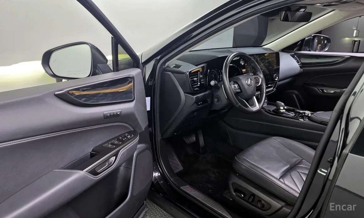 Фото 10 - Lexus NX