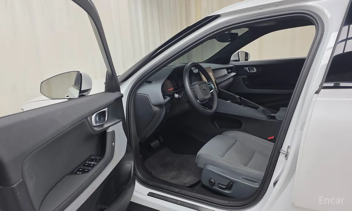 Фото 12 - Polestar 2