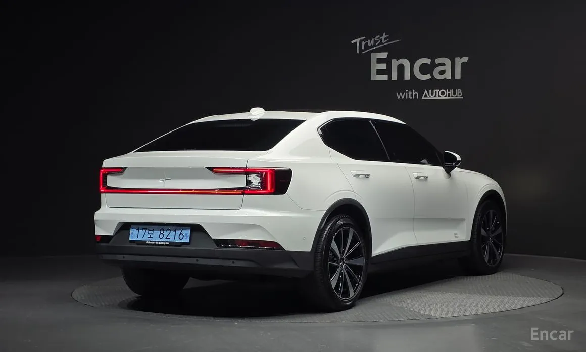 Фото 2 - Polestar 2