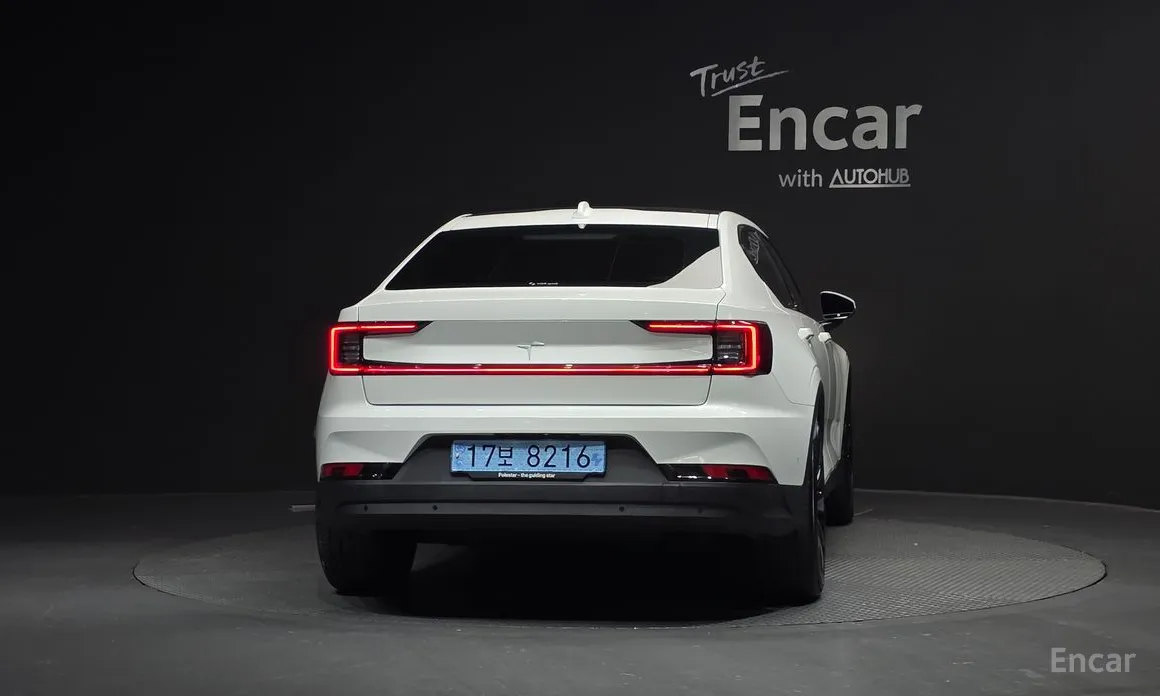 Фото 4 - Polestar 2
