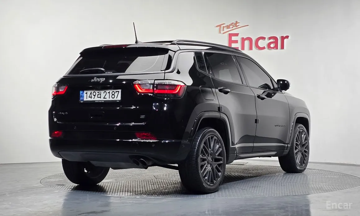 Фото 2 - Jeep Compass