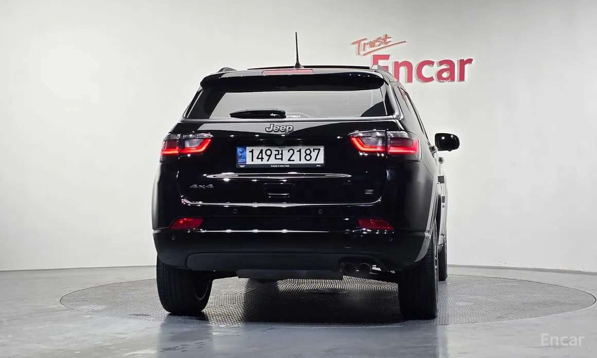 Фото 4 - Jeep Compass