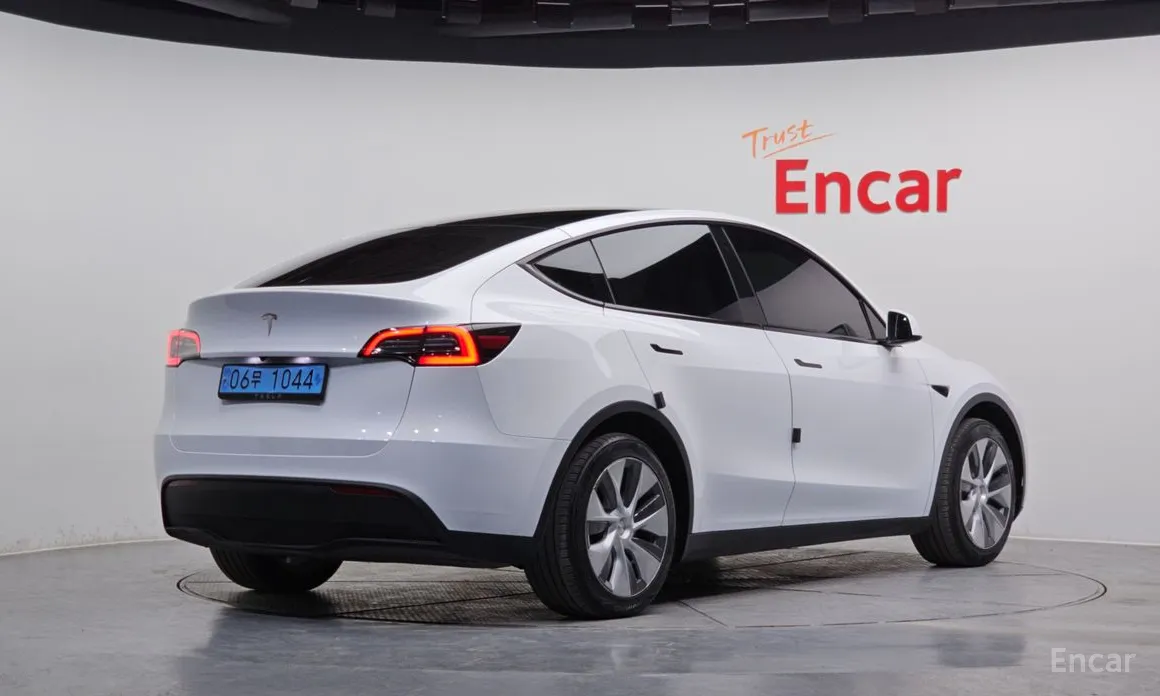 Фото 2 - Tesla Model Y