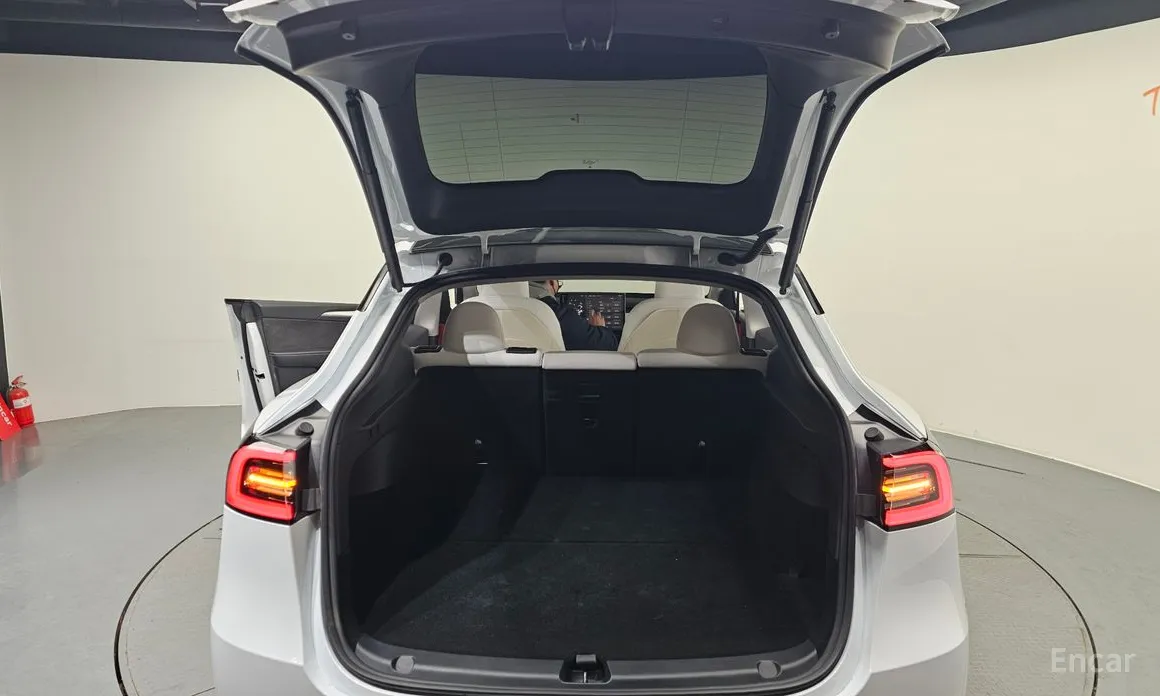 Фото 20 - Tesla Model Y