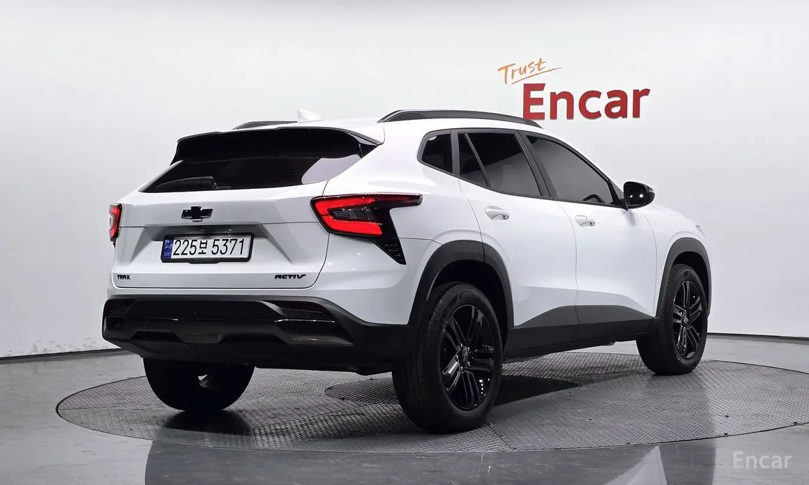 Фото 2 - Chevrolet Trax