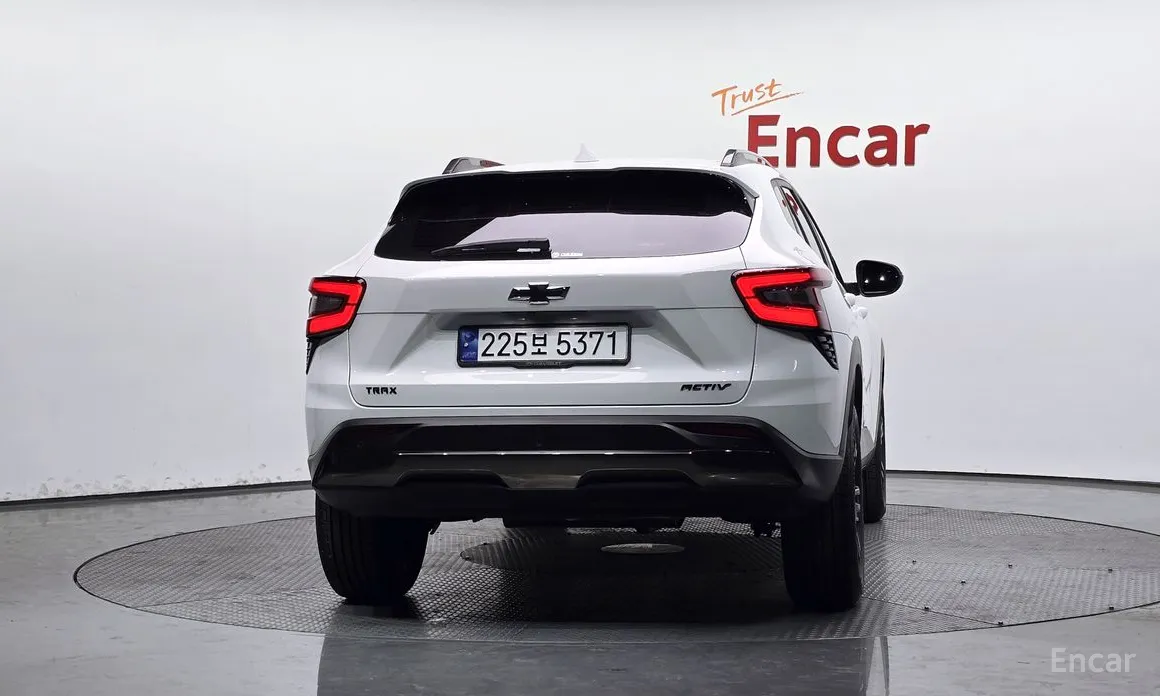 Фото 4 - Chevrolet Trax