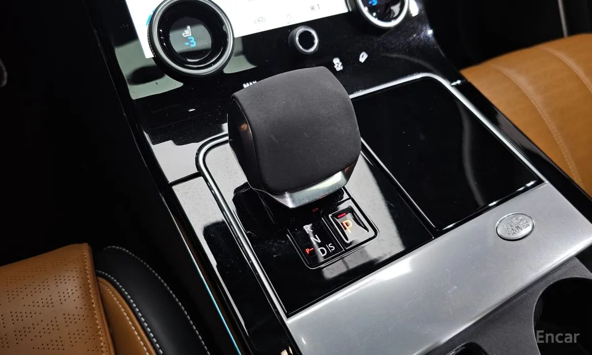 Фото 9 - Land Rover Range Rover Velar