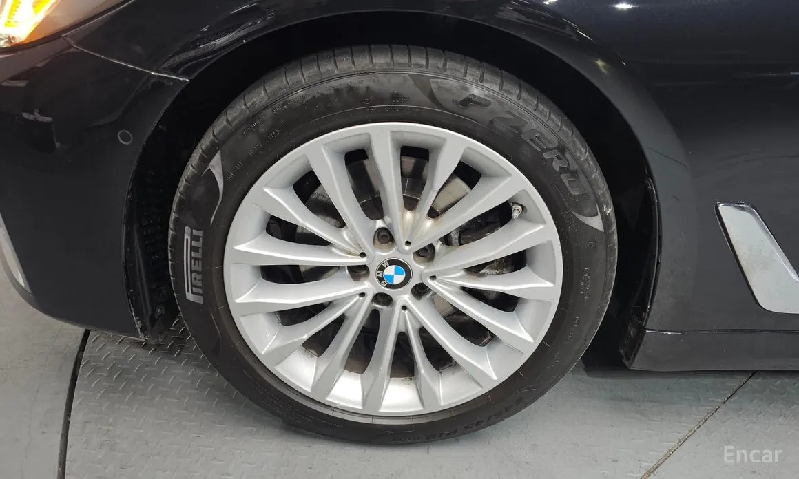 Фото 5 - BMW 5 Series