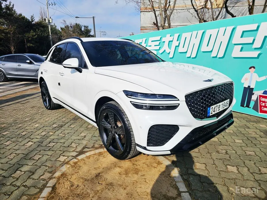 Фото 1 - Genesis GV70