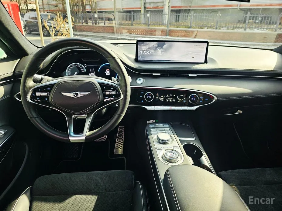 Фото 10 - Genesis GV70