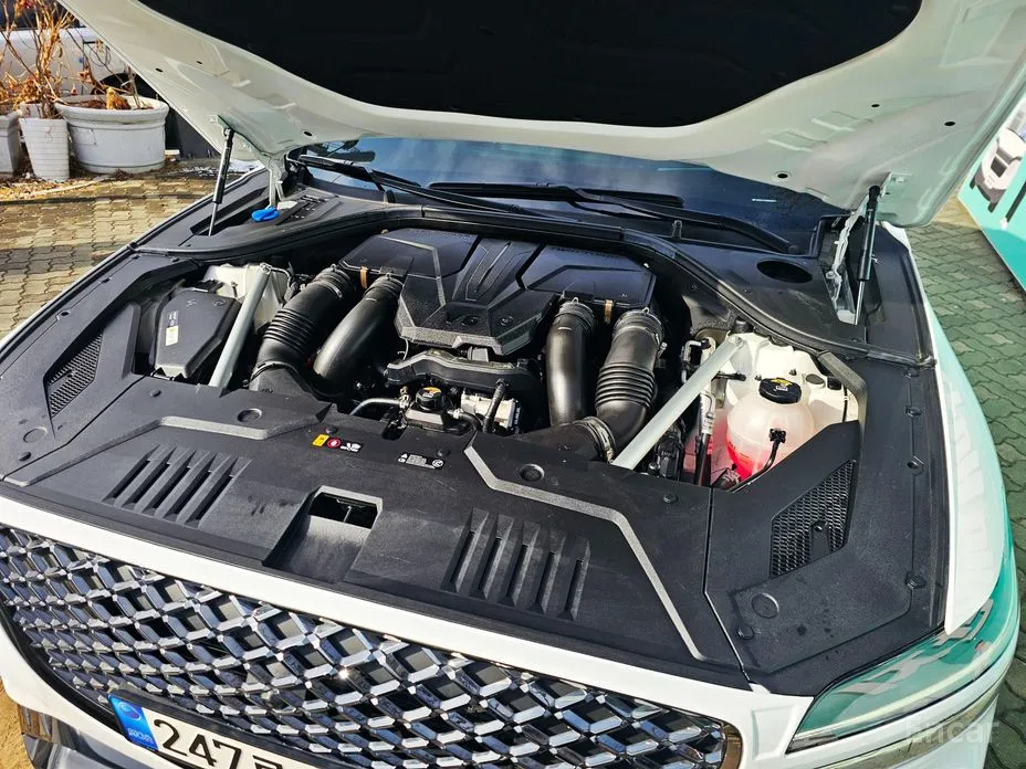 Фото 11 - Genesis GV70