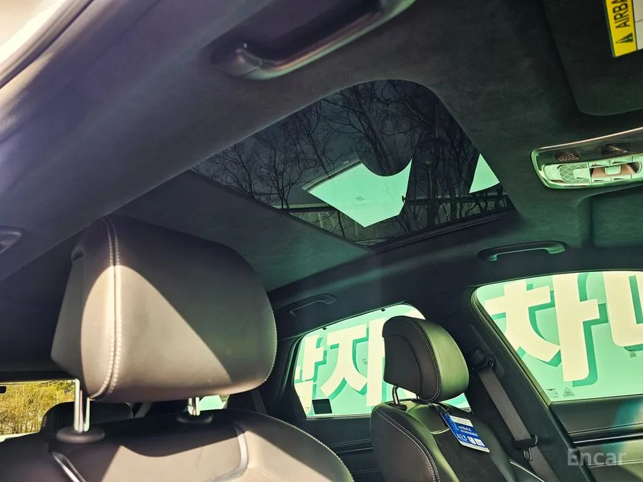 Фото 12 - Genesis GV70