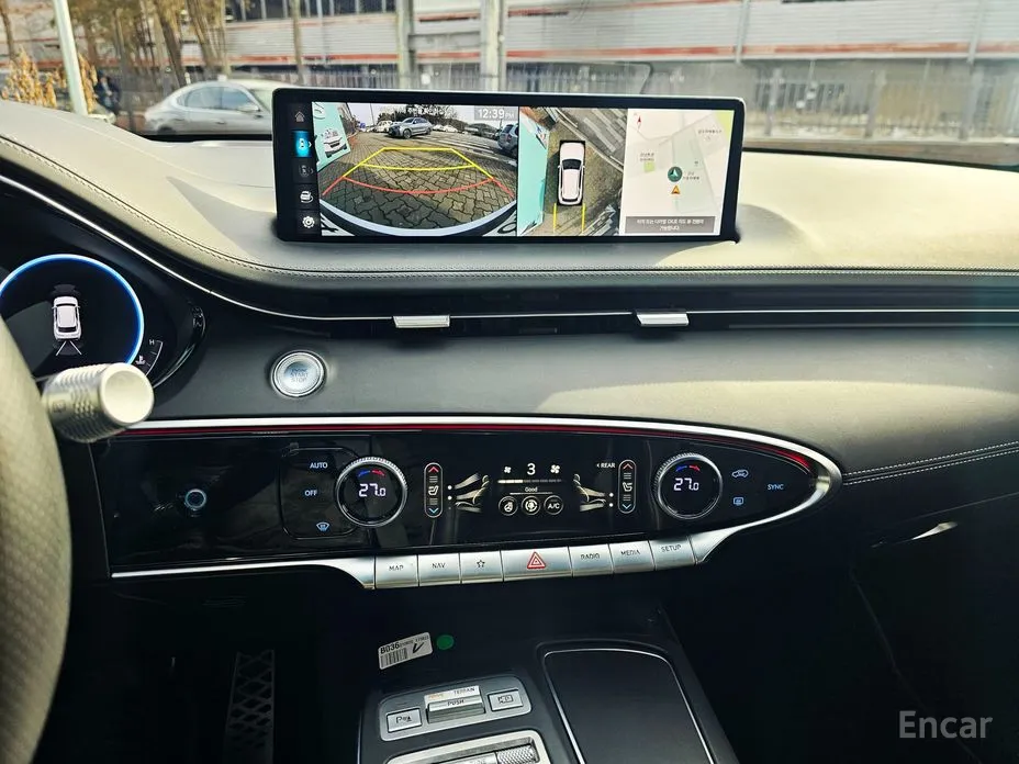 Фото 13 - Genesis GV70