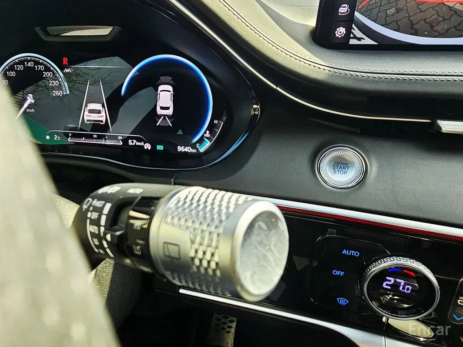 Фото 16 - Genesis GV70