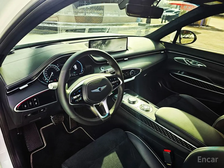 Фото 17 - Genesis GV70