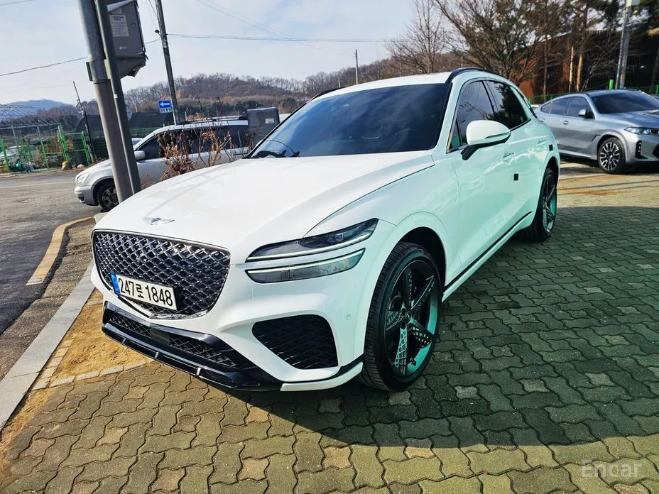 Фото 18 - Genesis GV70