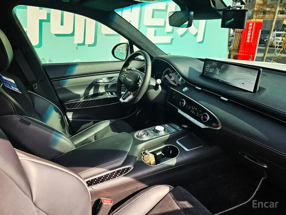 Фото 6 - Genesis GV70