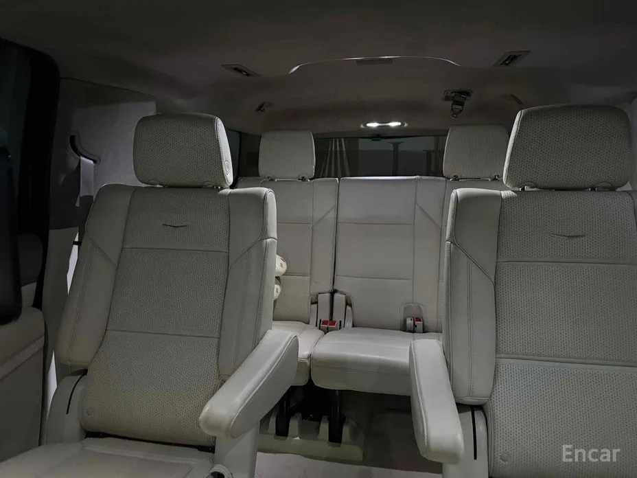 Фото 10 - Cadillac Escalade