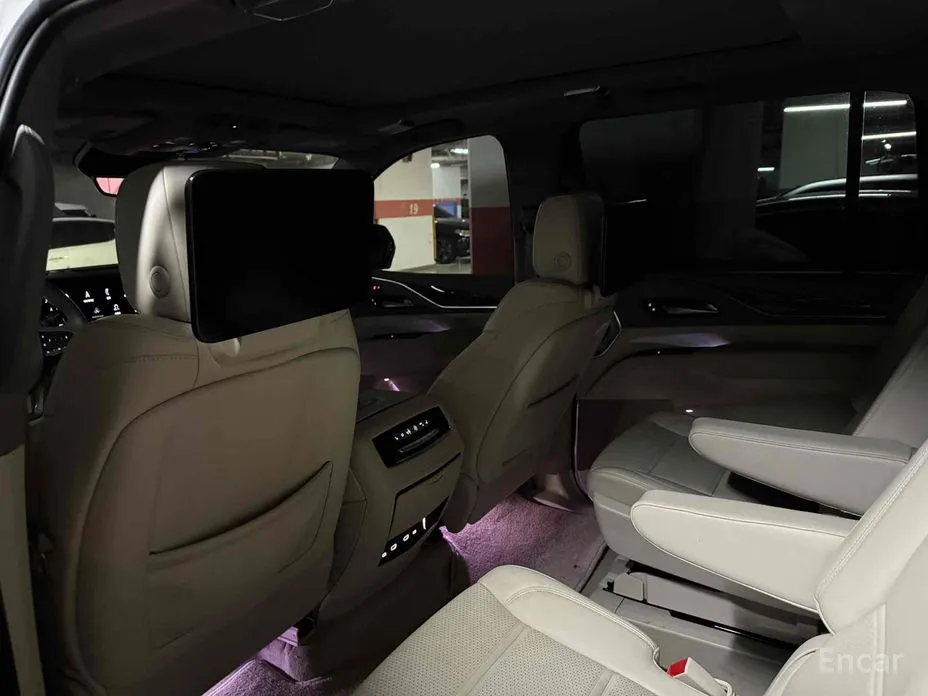 Фото 7 - Cadillac Escalade