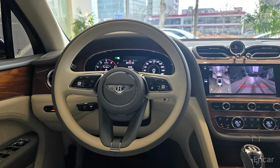 Фото 12 - Bentley Bentayga