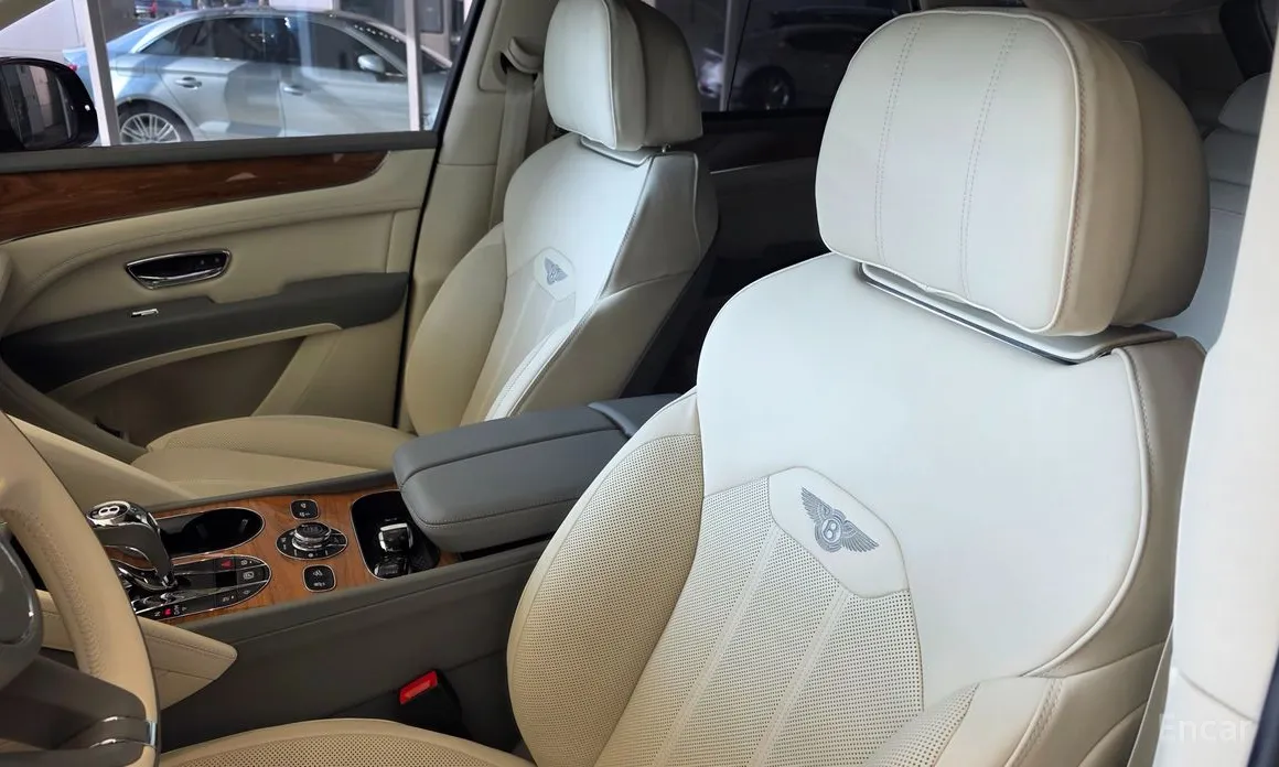 Фото 14 - Bentley Bentayga