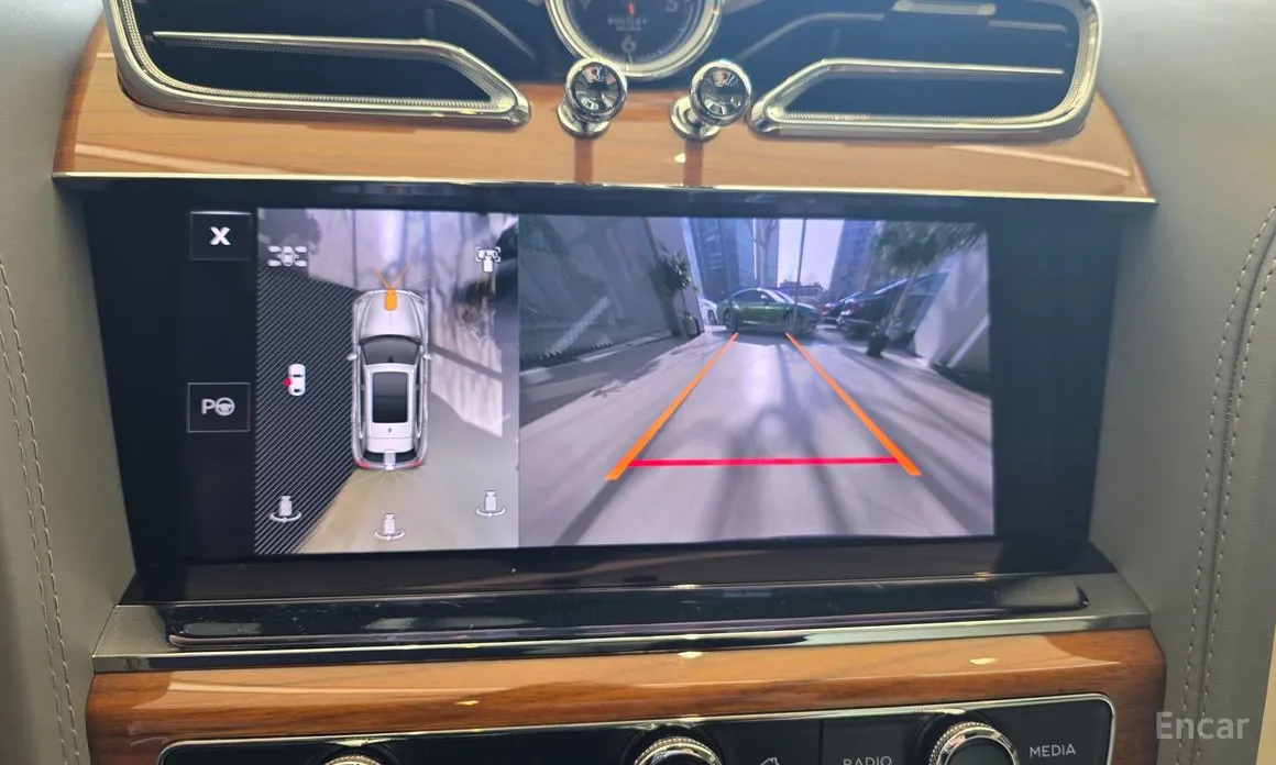 Фото 17 - Bentley Bentayga