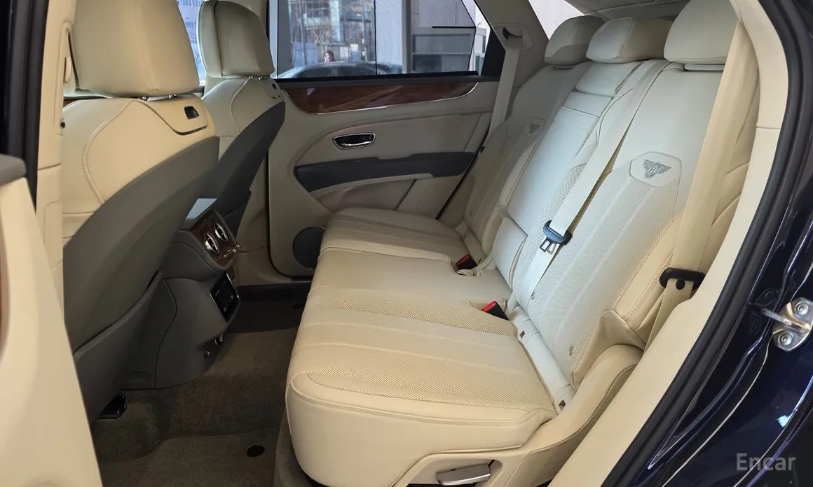 Фото 8 - Bentley Bentayga