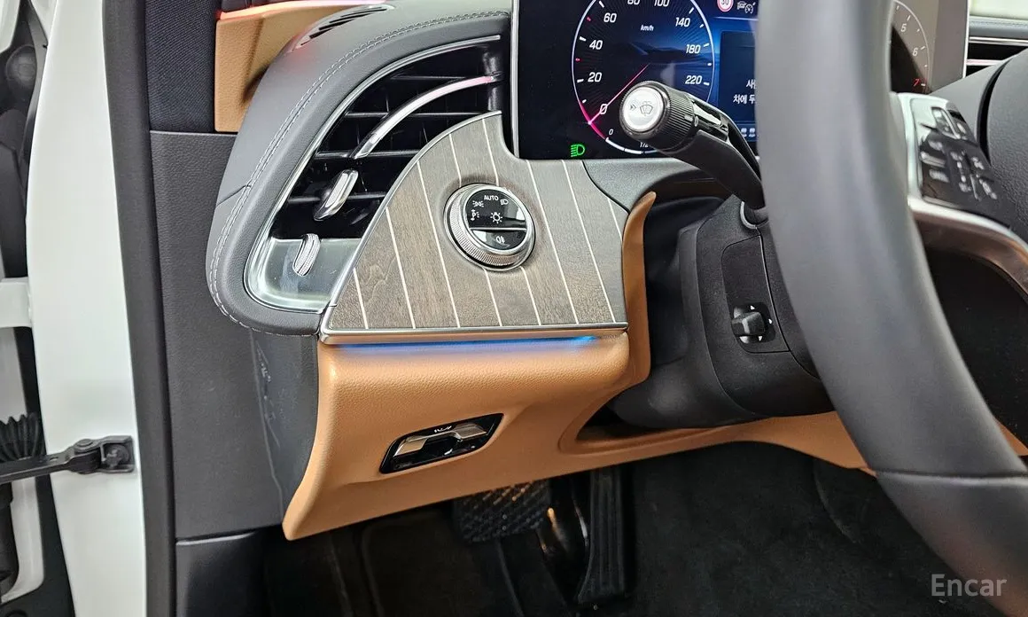 Фото 16 - Mercedes-Benz E-Class