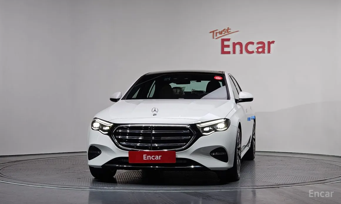 Фото 3 - Mercedes-Benz E-Class