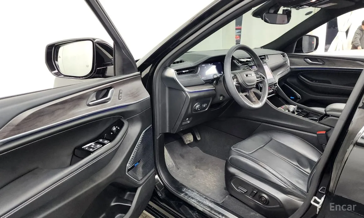 Фото 10 - Jeep Cherokee