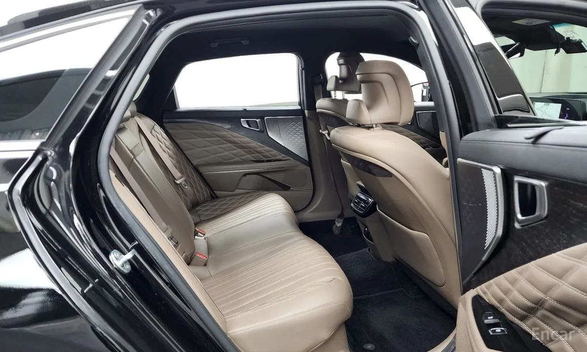 Фото 12 - Kia K8