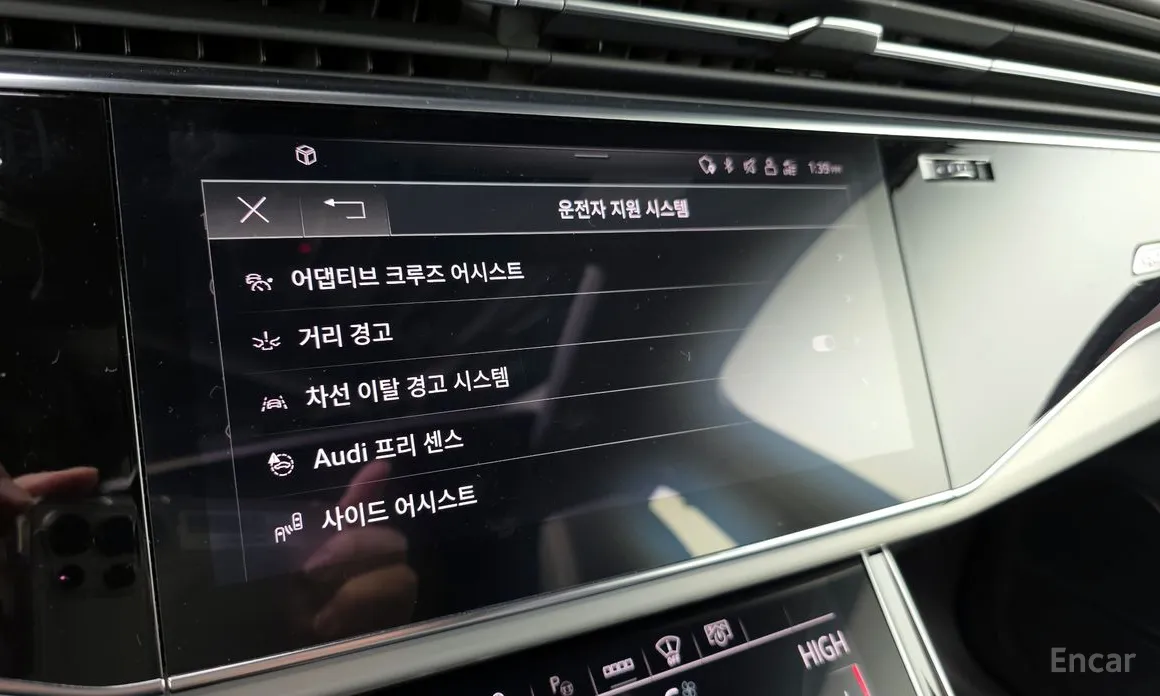 Фото 18 - Audi Q7