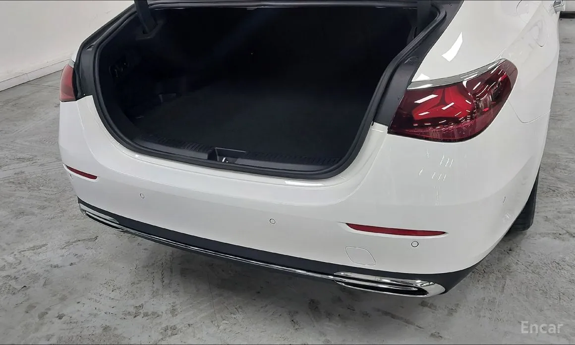 Фото 11 - Mercedes-Benz E-Class