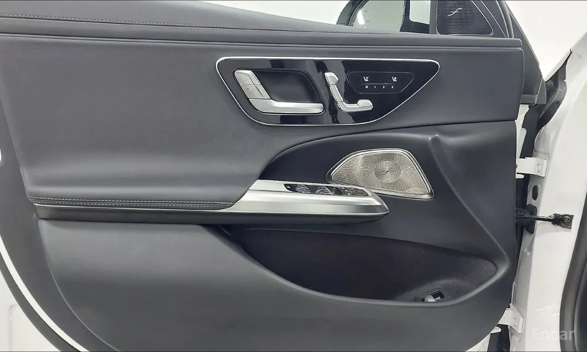 Фото 15 - Mercedes-Benz E-Class