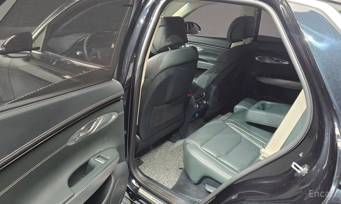 Фото 11 - Genesis GV70