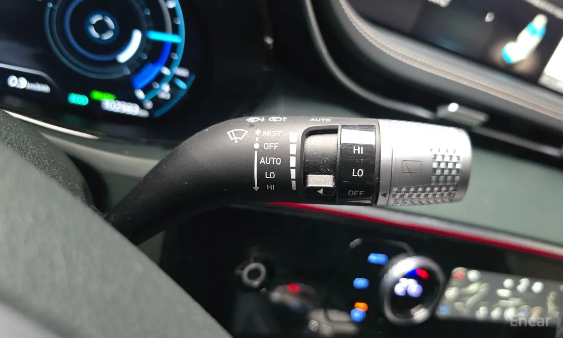 Фото 16 - Genesis GV70