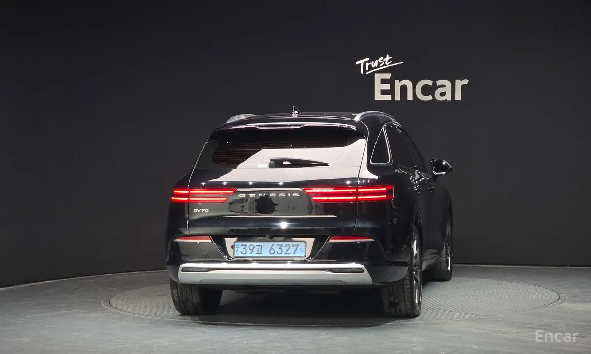 Фото 4 - Genesis GV70