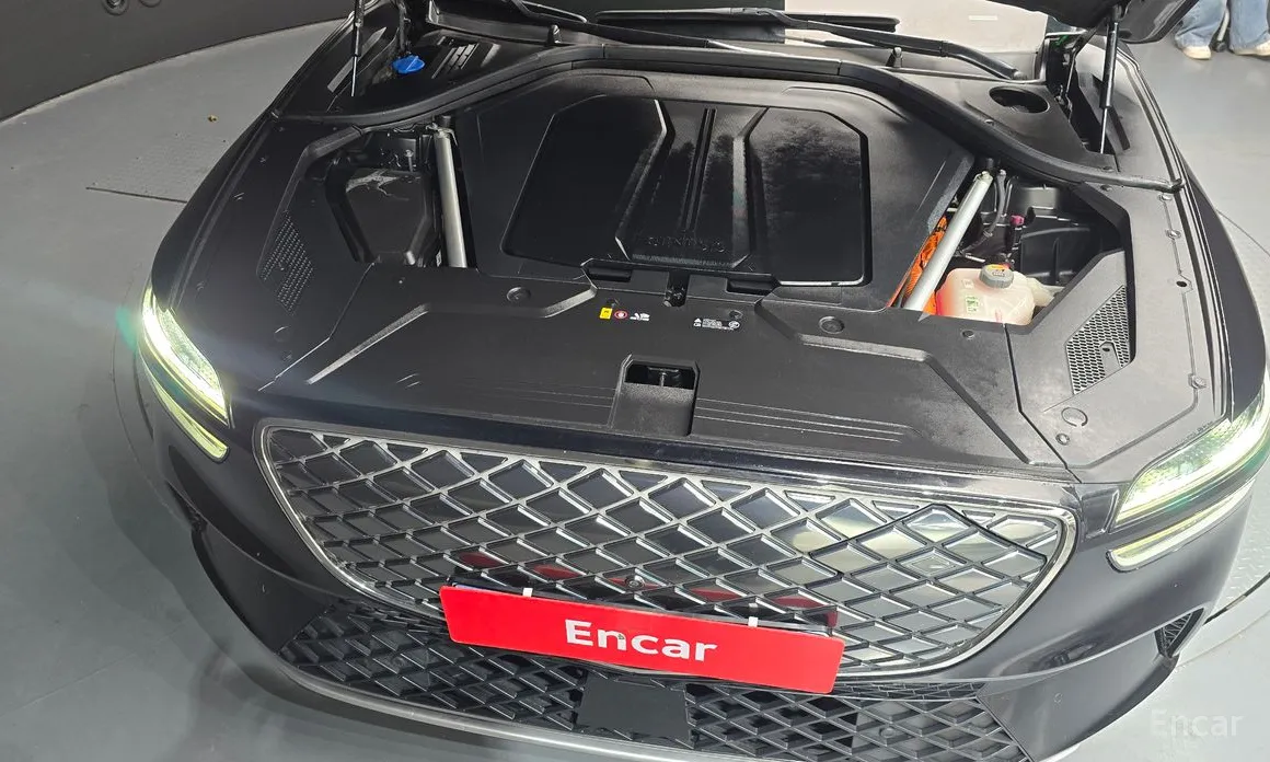 Фото 6 - Genesis GV70