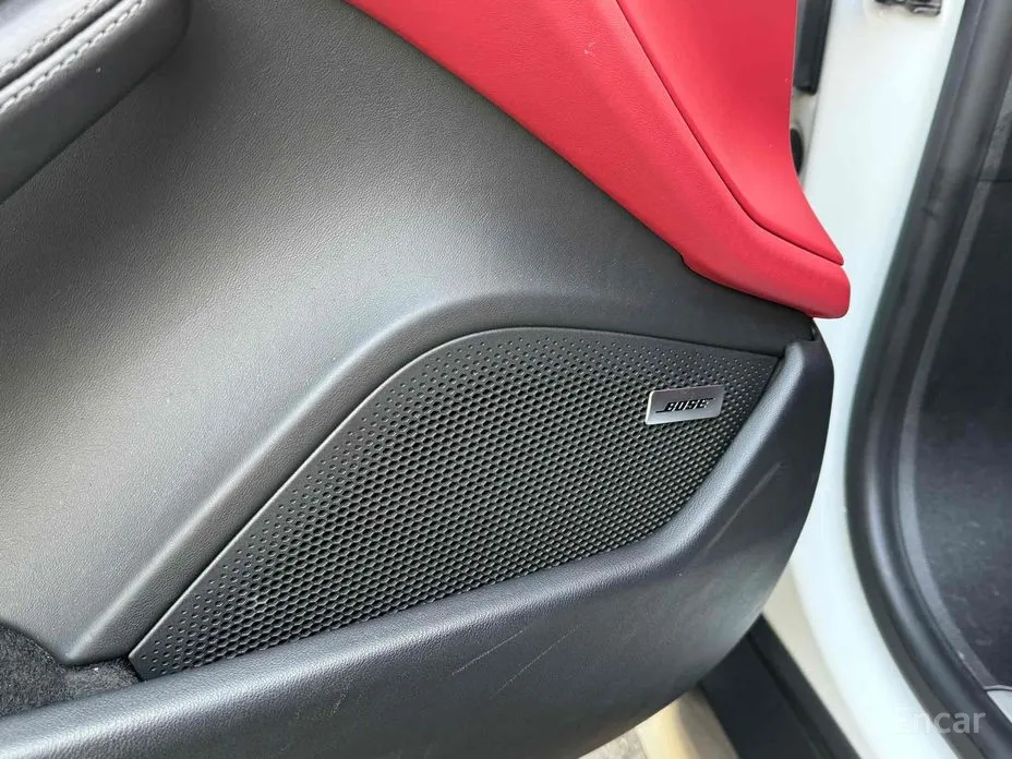 Photo 9 - Porsche Taycan