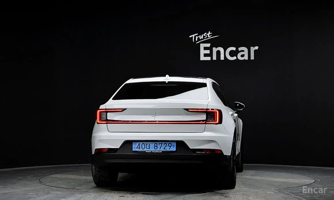 Фото 4 - Polestar 2