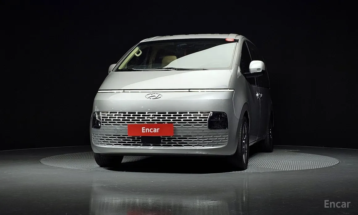 Фото 3 - Hyundai Staria