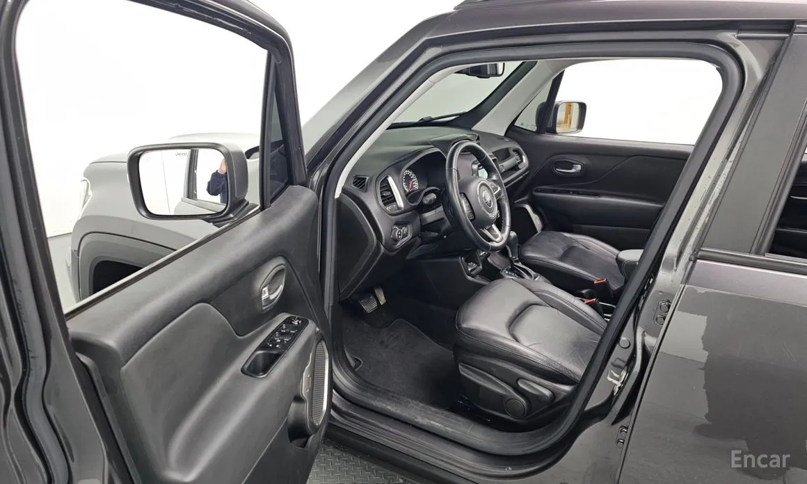 Фото 10 - Jeep Renegade