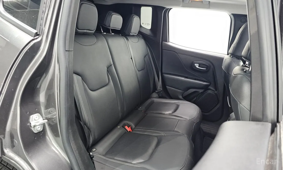 Фото 12 - Jeep Renegade