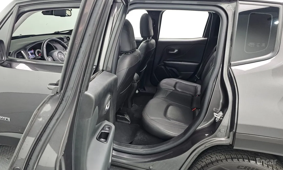 Фото 13 - Jeep Renegade